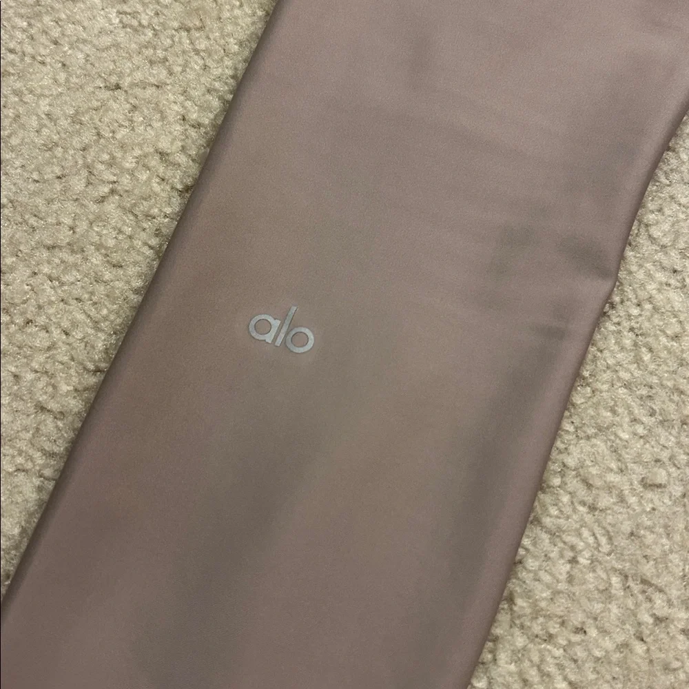 Alo Yoga Airlift High-Waist Leggings